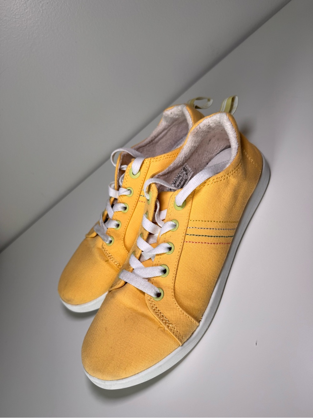 Vionic Beach Stinson Yellow Canvas Lace-Up Sneakers Contrast Stitching US 8